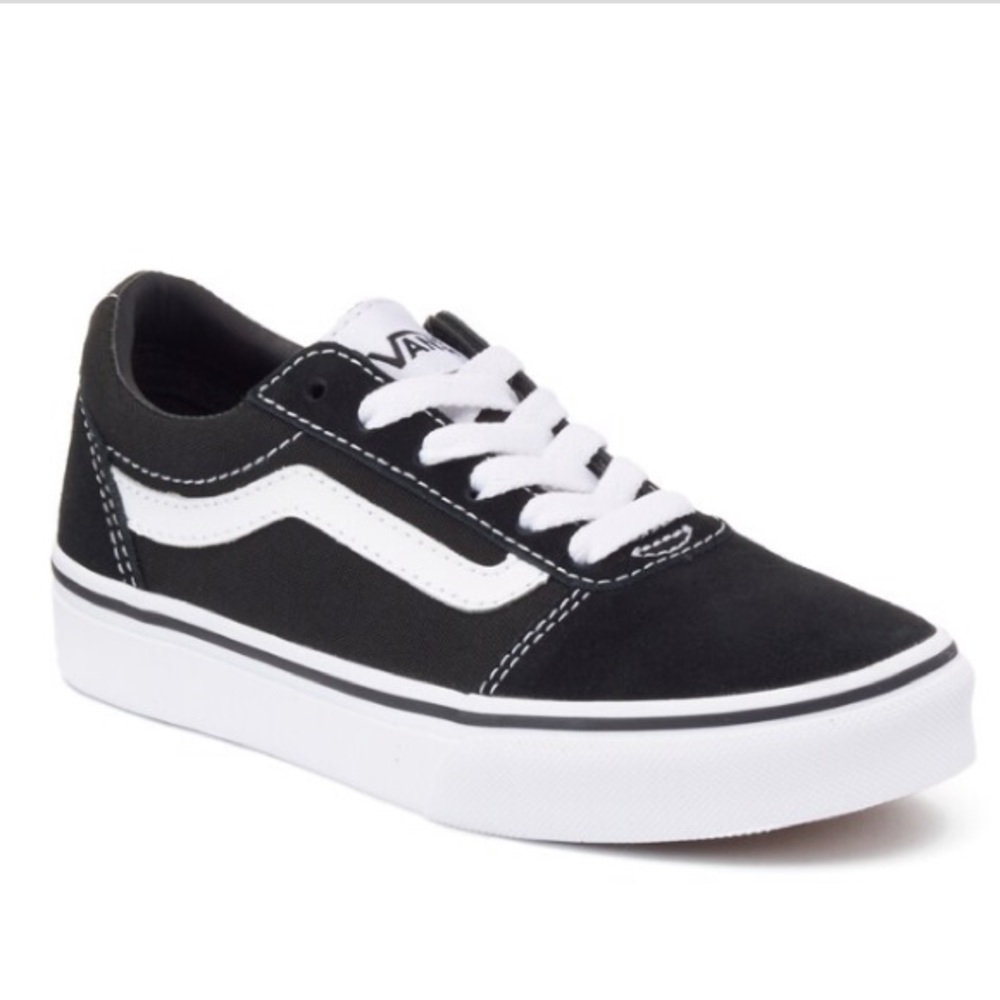 NWT Women’s Vans size 8.5 w/ Original Box